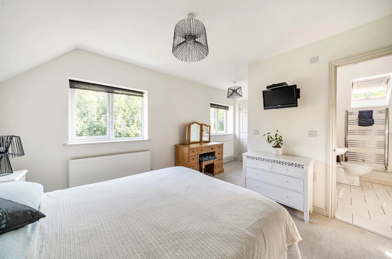 Cranmore Lane, Aldershot, Hampshire, GU11 3AJ, photo 3