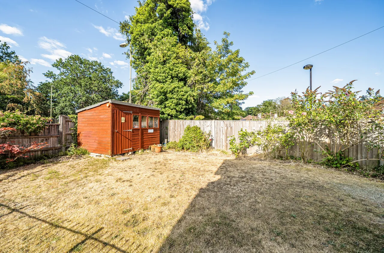 Cranmore Lane, Aldershot, Hampshire, GU11 3AJ, photo 9
