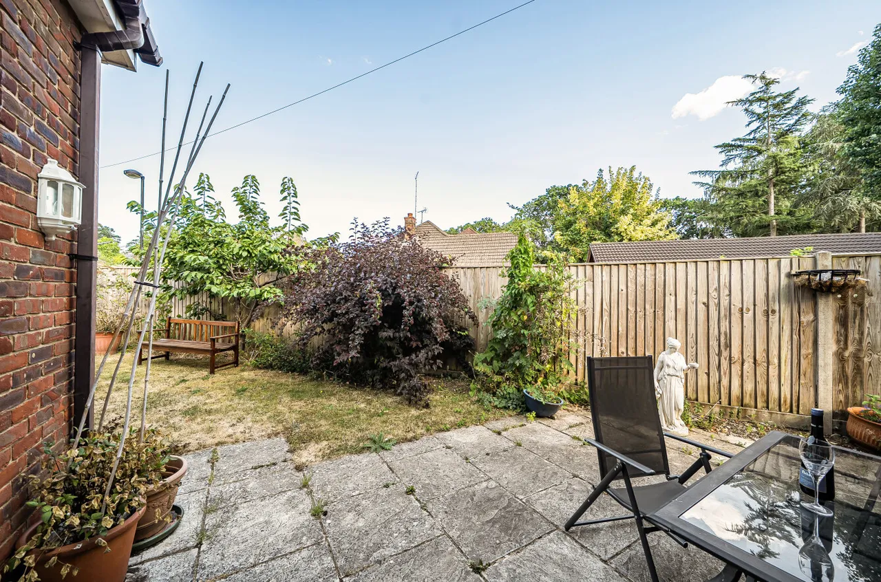 Cranmore Lane, Aldershot, Hampshire, GU11 3AJ, photo 19