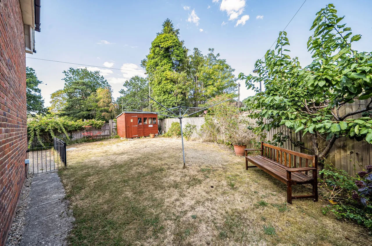 Cranmore Lane, Aldershot, Hampshire, GU11 3AJ, photo 5