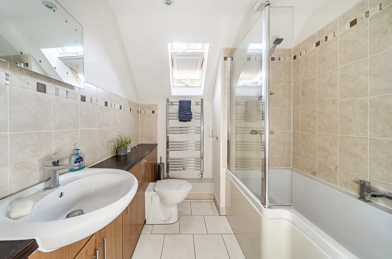 Cranmore Lane, Aldershot, Hampshire, GU11 3AJ, photo 12