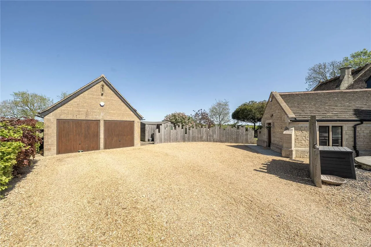 Back Road, Caldecote, PE7, photo 20
