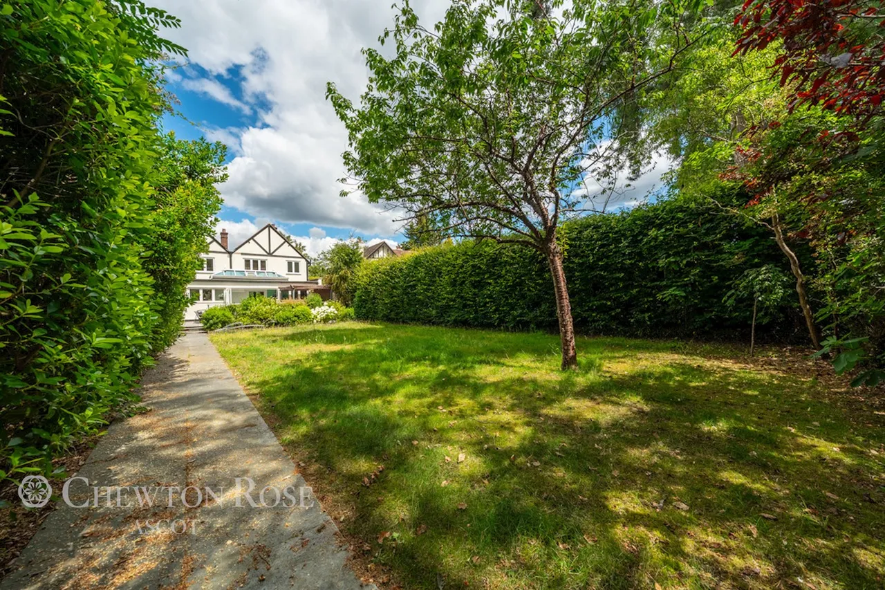 Sandhills Lane, Virginia Water, photo 20