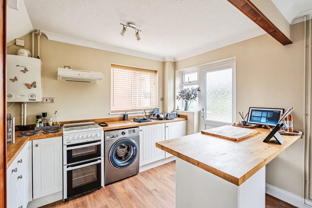 Fern Close, Eastbourne, photo 6