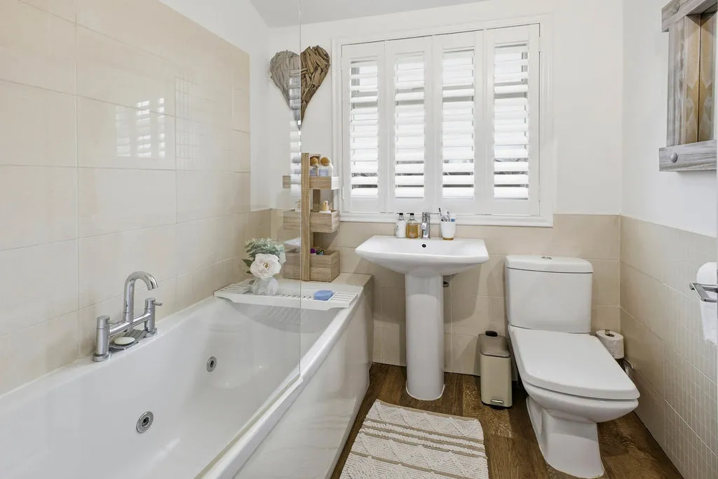 Alexander Drive Milnrow, Rochdale OL16 3LY, photo 19