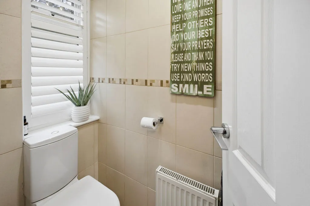 Alexander Drive Milnrow, Rochdale OL16 3LY, photo 11