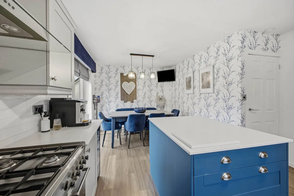 Alexander Drive Milnrow, Rochdale OL16 3LY, photo 6