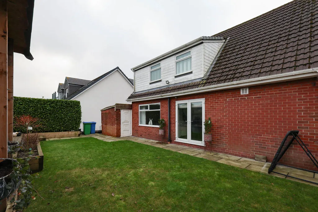 Alexander Drive Milnrow, Rochdale OL16 3LY, photo 21