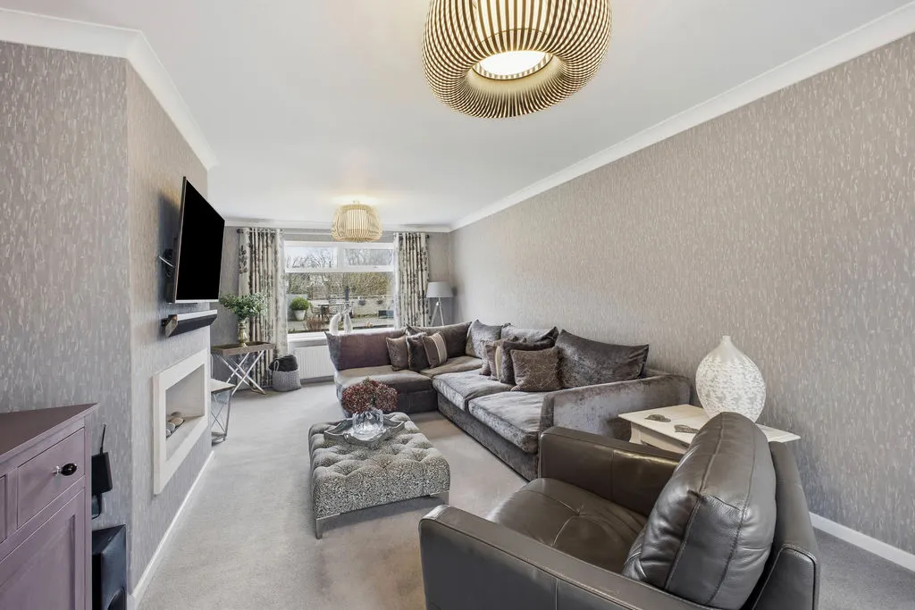 Alexander Drive Milnrow, Rochdale OL16 3LY, photo 8