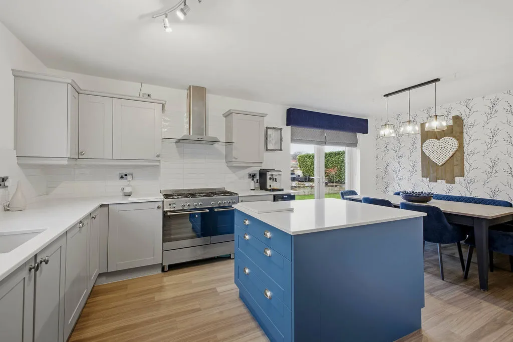 Alexander Drive Milnrow, Rochdale OL16 3LY, photo 5