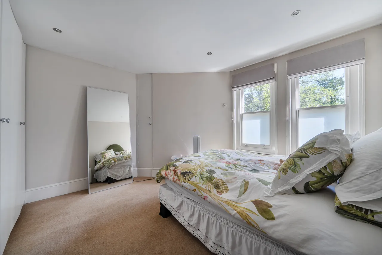 Flat 2, 2-4 Queens Elm Parade, London, photo 8