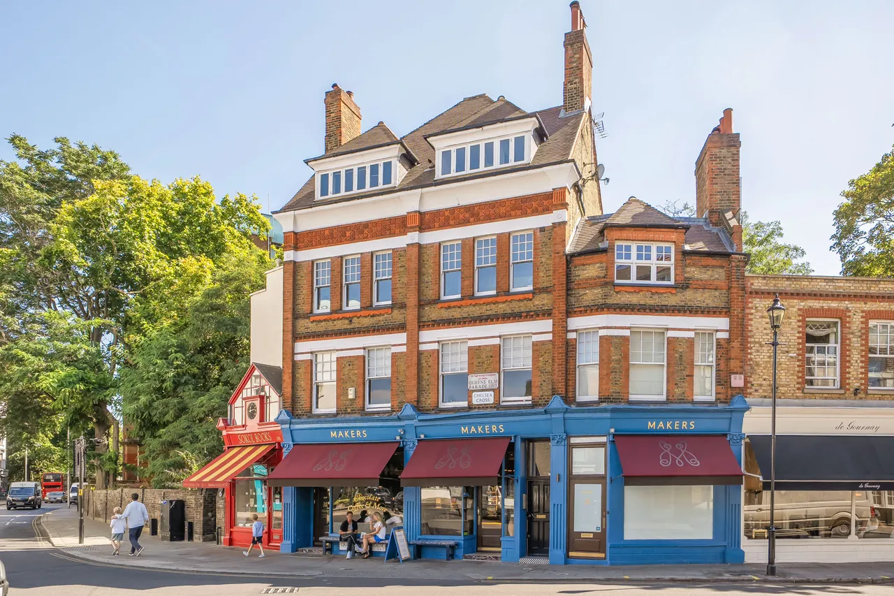 Flat 2, 2-4 Queens Elm Parade, London, photo 9