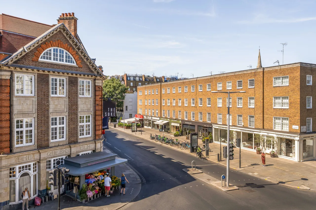 Flat 2, 2-4 Queens Elm Parade, London, photo 11
