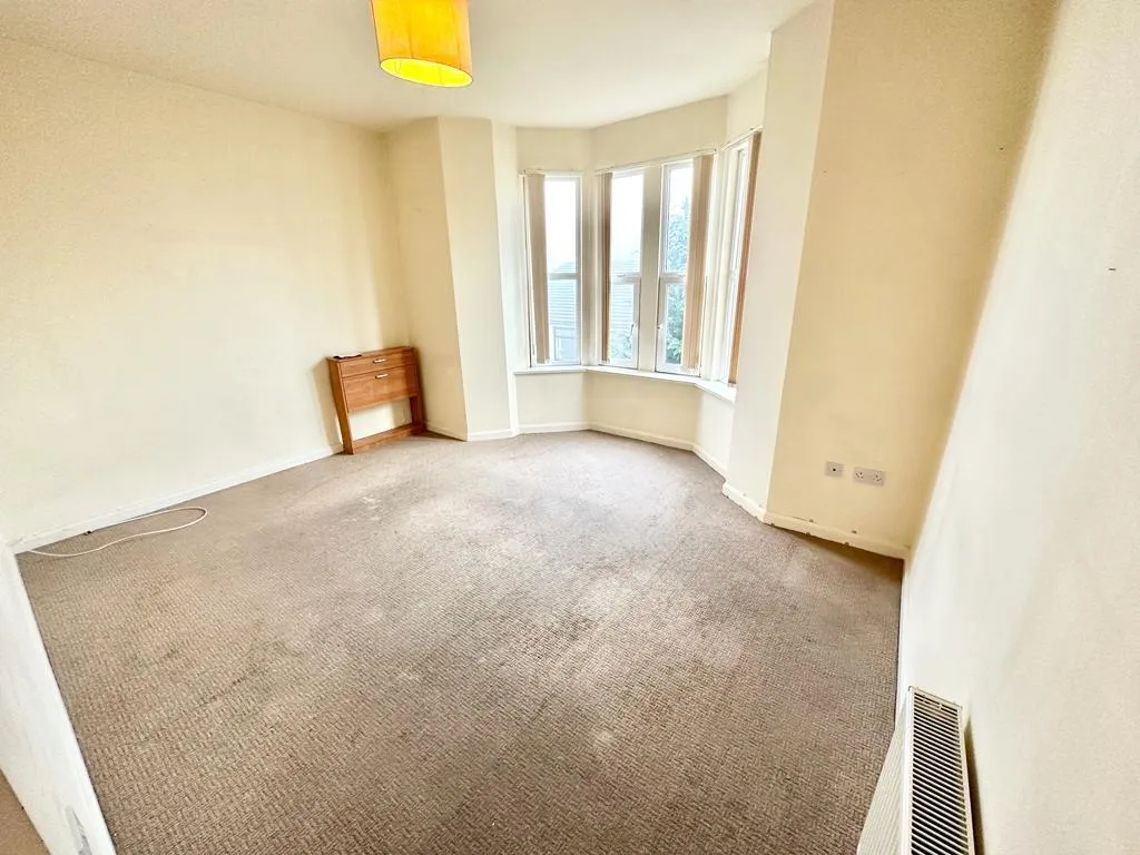 Redwing Crescent, HUDDERSFIELD, photo 2
