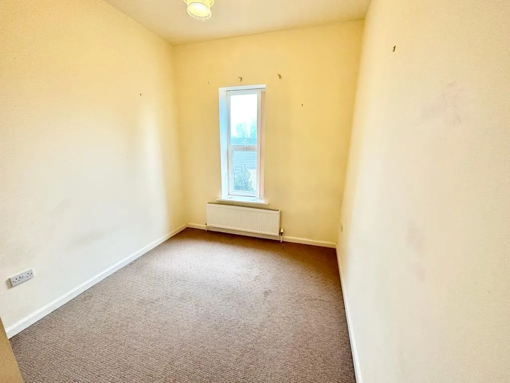 Redwing Crescent, HUDDERSFIELD, photo 5