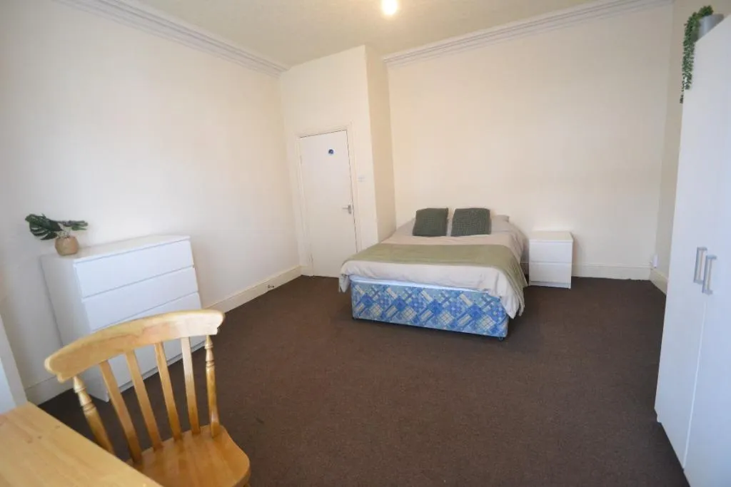 Henry Road, West Bridgford, NG2, photo 3