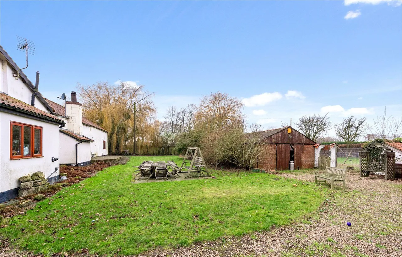 Main Street, Ryther, LS24, photo 17