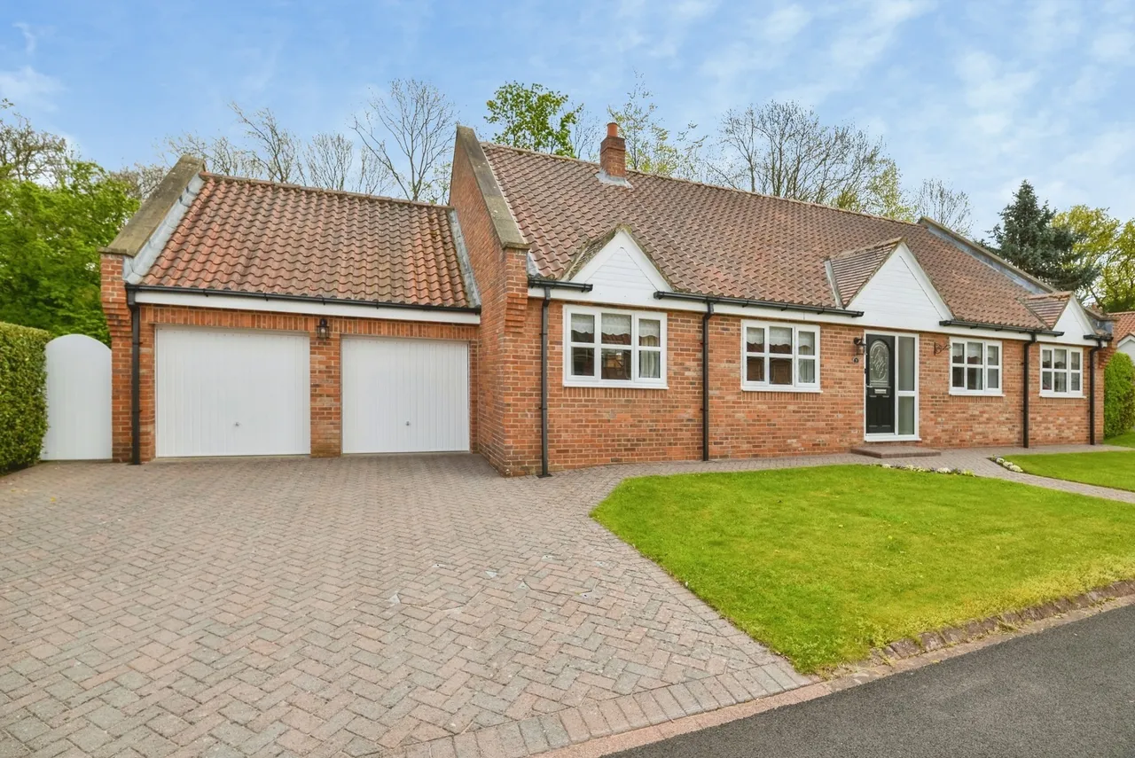 5 bed house for sale — Thornton Vale, Thornton, Middlesbrough, North Yorkshire, TS8