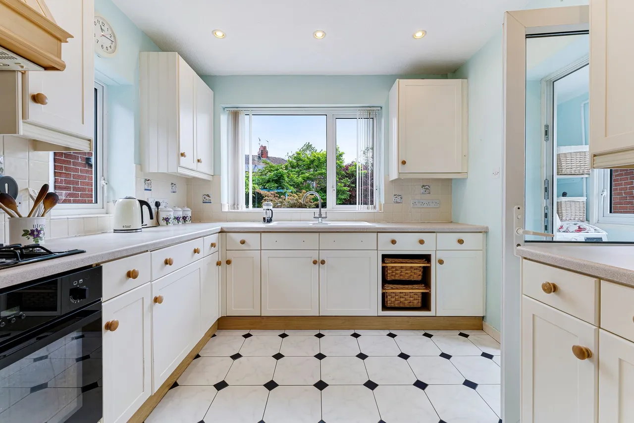 Addison Square, Widnes, WA8 7DF, photo 9