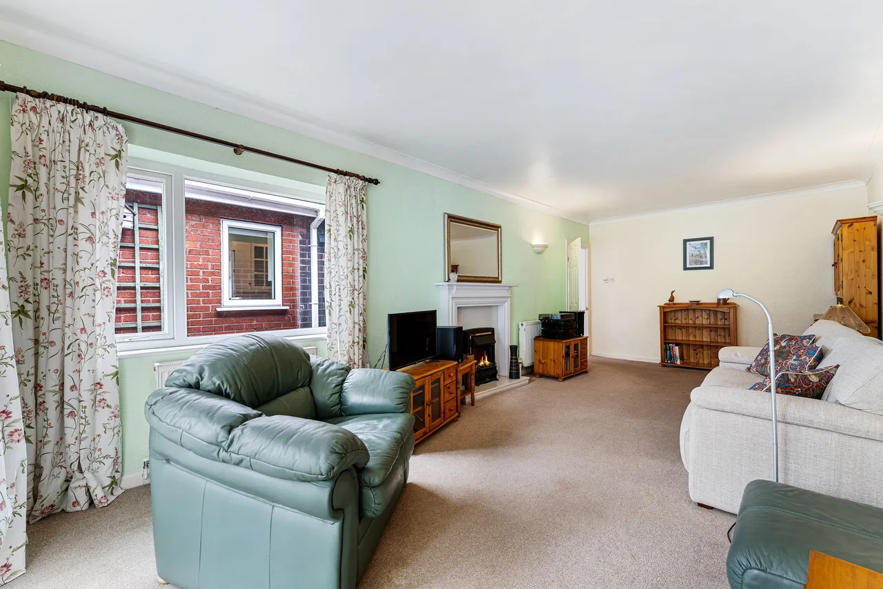 Addison Square, Widnes, WA8 7DF, photo 4