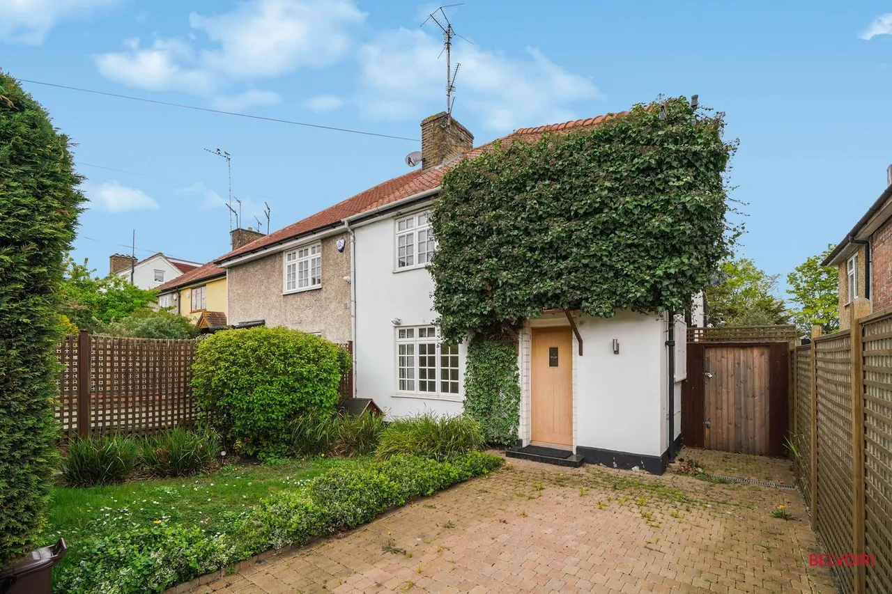 3 bed house for sale — Halliwick Road, London, N10