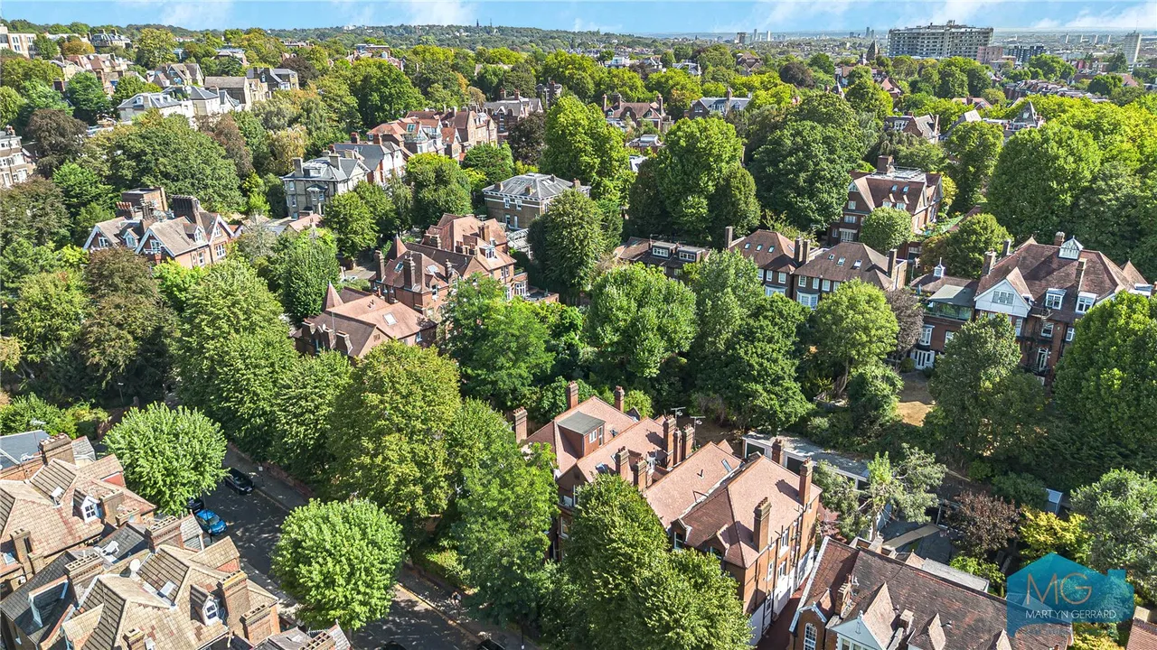 Netherhall Gardens, Hampstead, NW3, photo 2