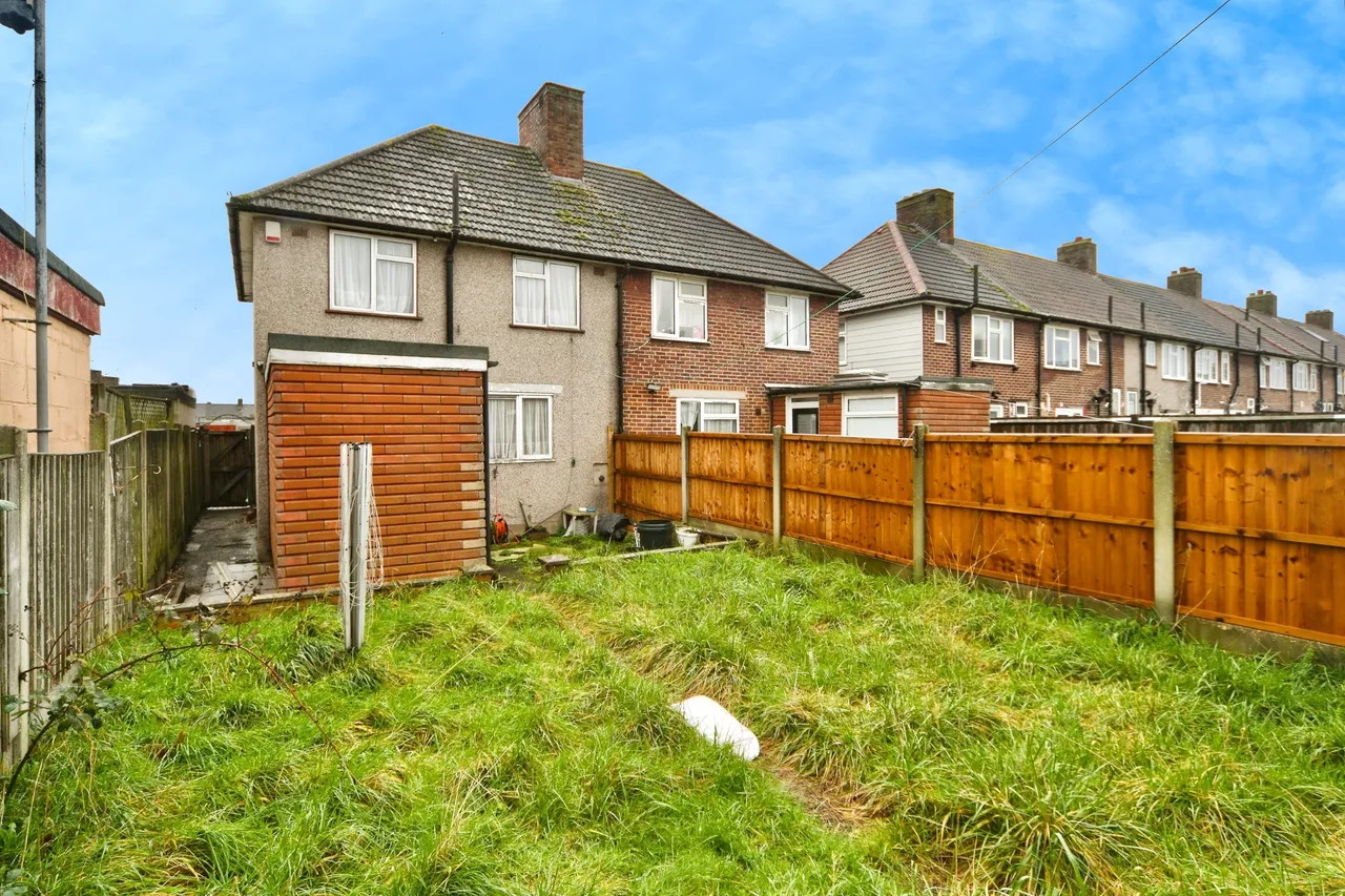 Marlborough Road, Dagenham, RM8, photo 2