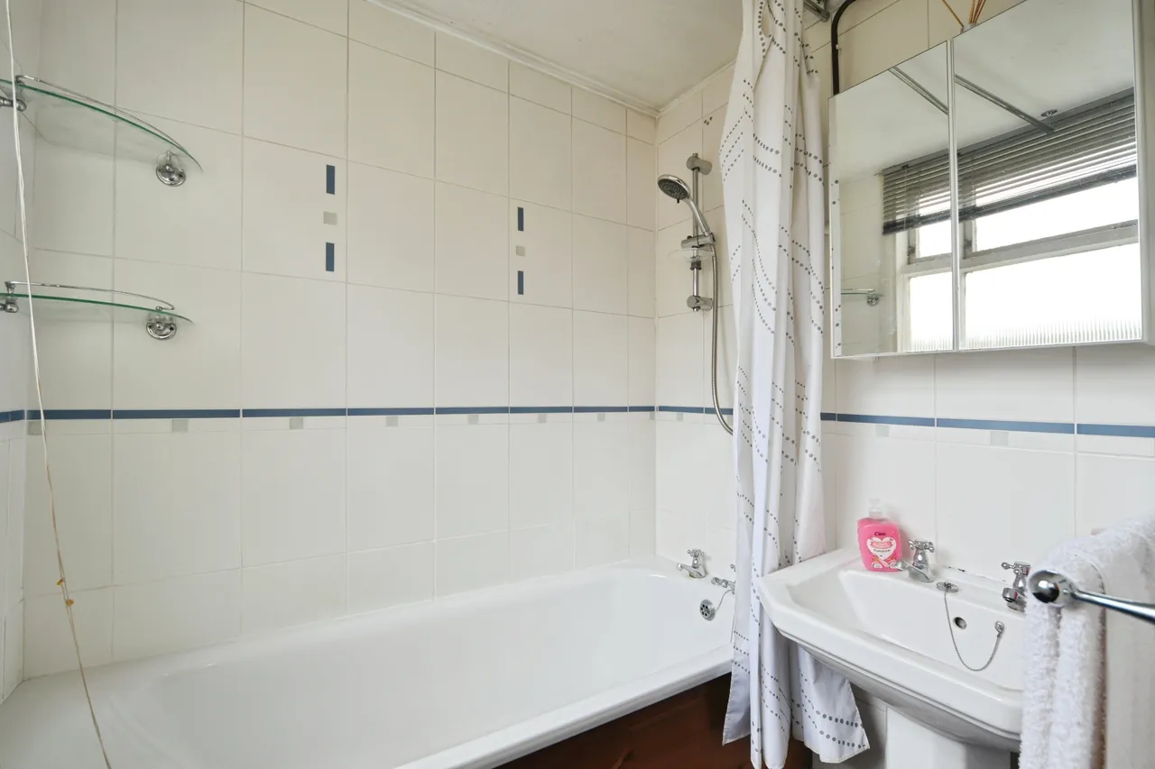 Marlborough Road, Dagenham, RM8, photo 10