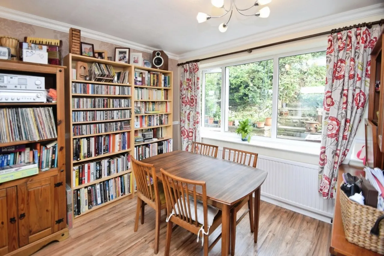 Riddlesden, Keighley, West Yorkshire, photo 8