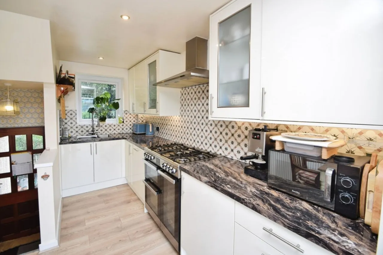 Riddlesden, Keighley, West Yorkshire, photo 11