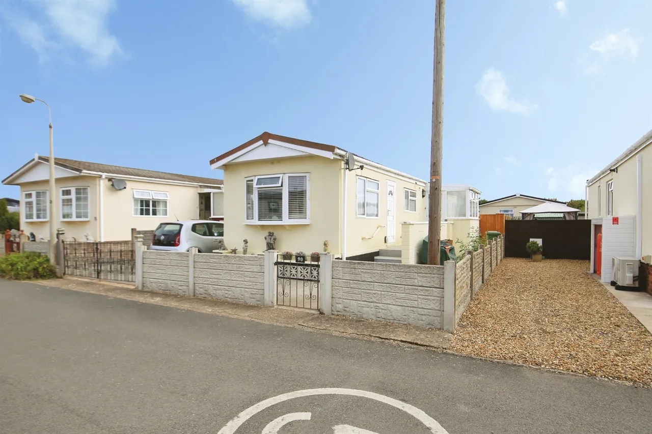 2 bed park home for sale, Thorney Road, Eye, PE6