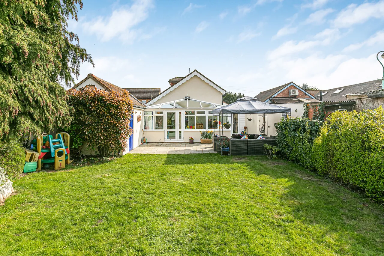 Rusham Road, Egham, TW20, photo 29