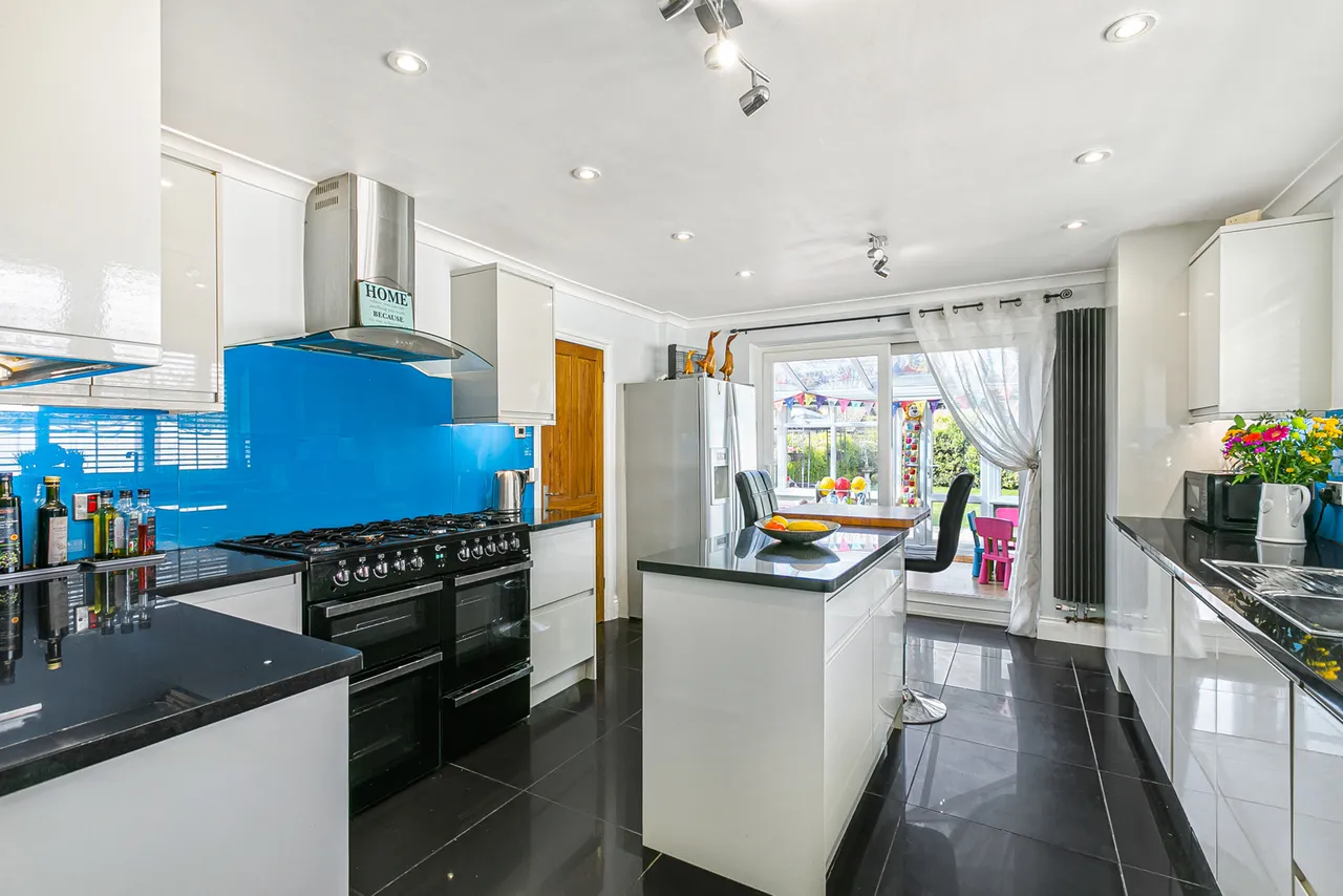 Rusham Road, Egham, TW20, photo 12