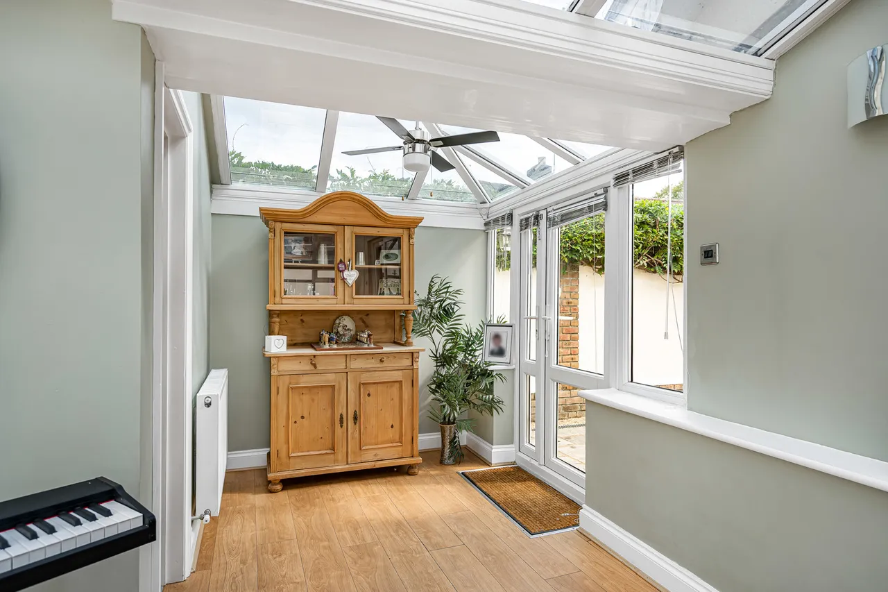 Rusham Road, Egham, TW20, photo 37