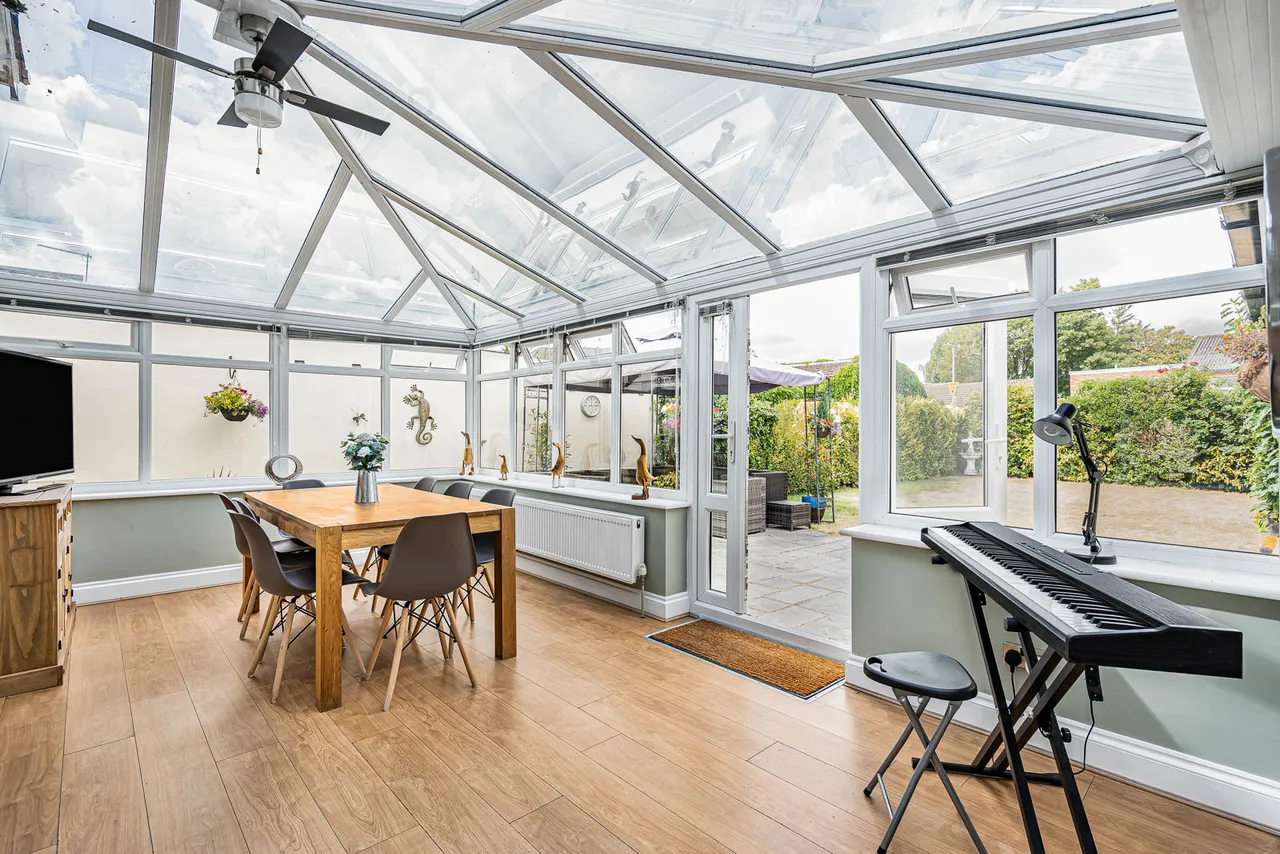 Rusham Road, Egham, TW20, photo 42