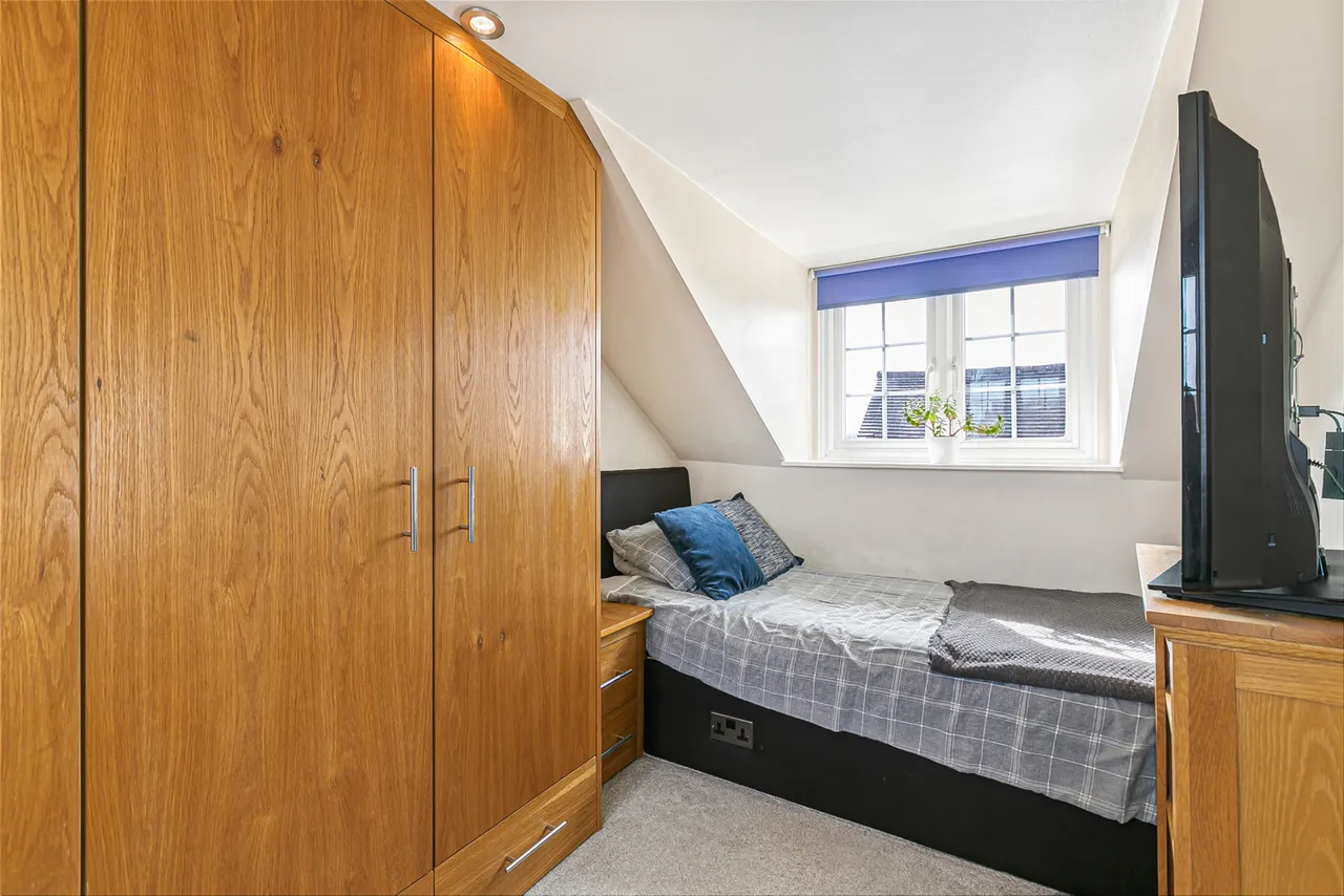 Rusham Road, Egham, TW20, photo 17