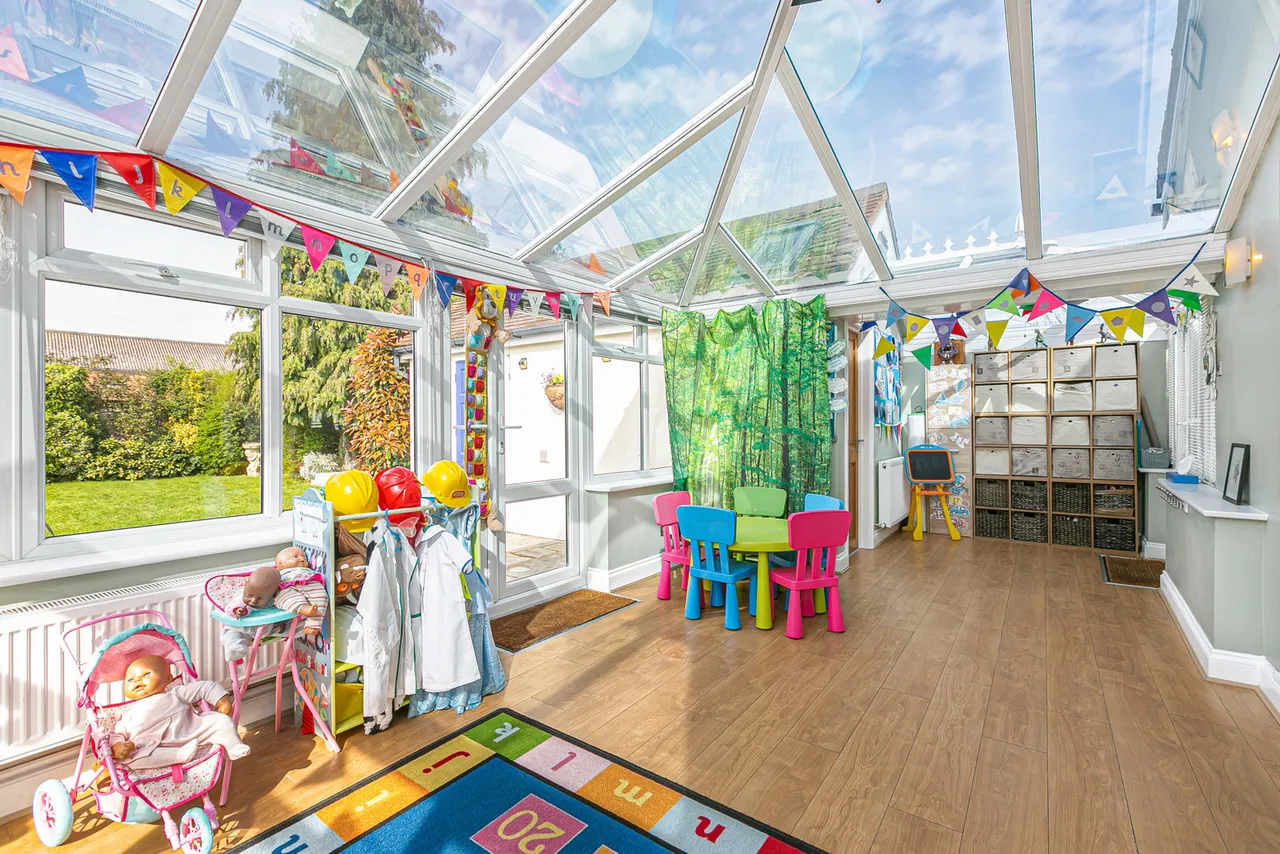 Rusham Road, Egham, TW20, photo 14