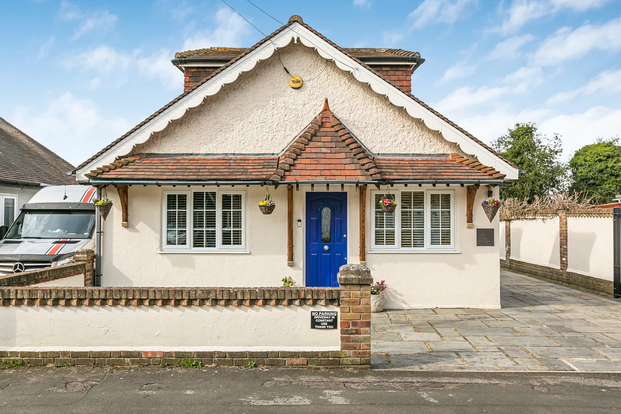 Rusham Road, Egham, TW20, photo 32