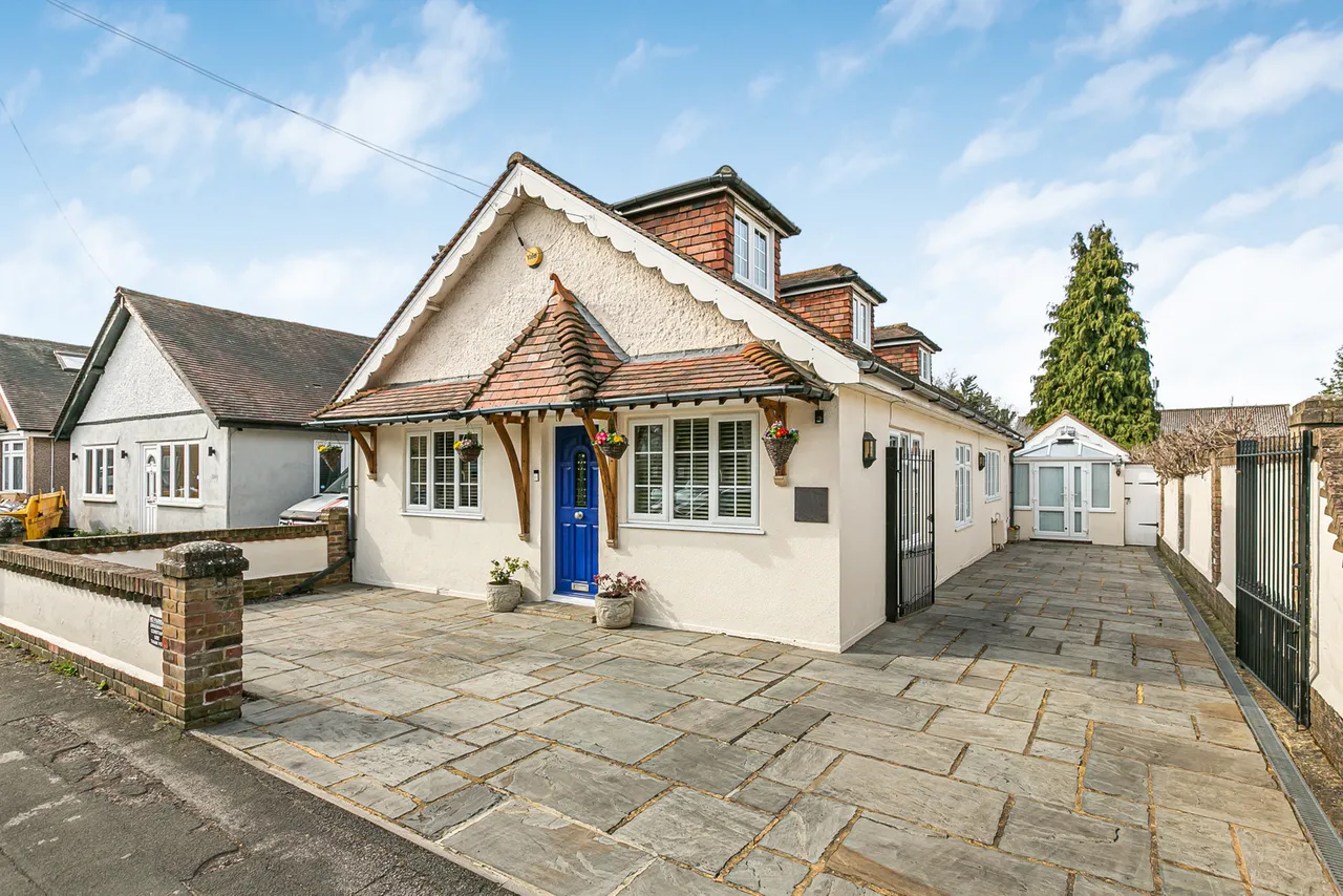 4 bed house for sale, Rusham Road, Egham, TW20
