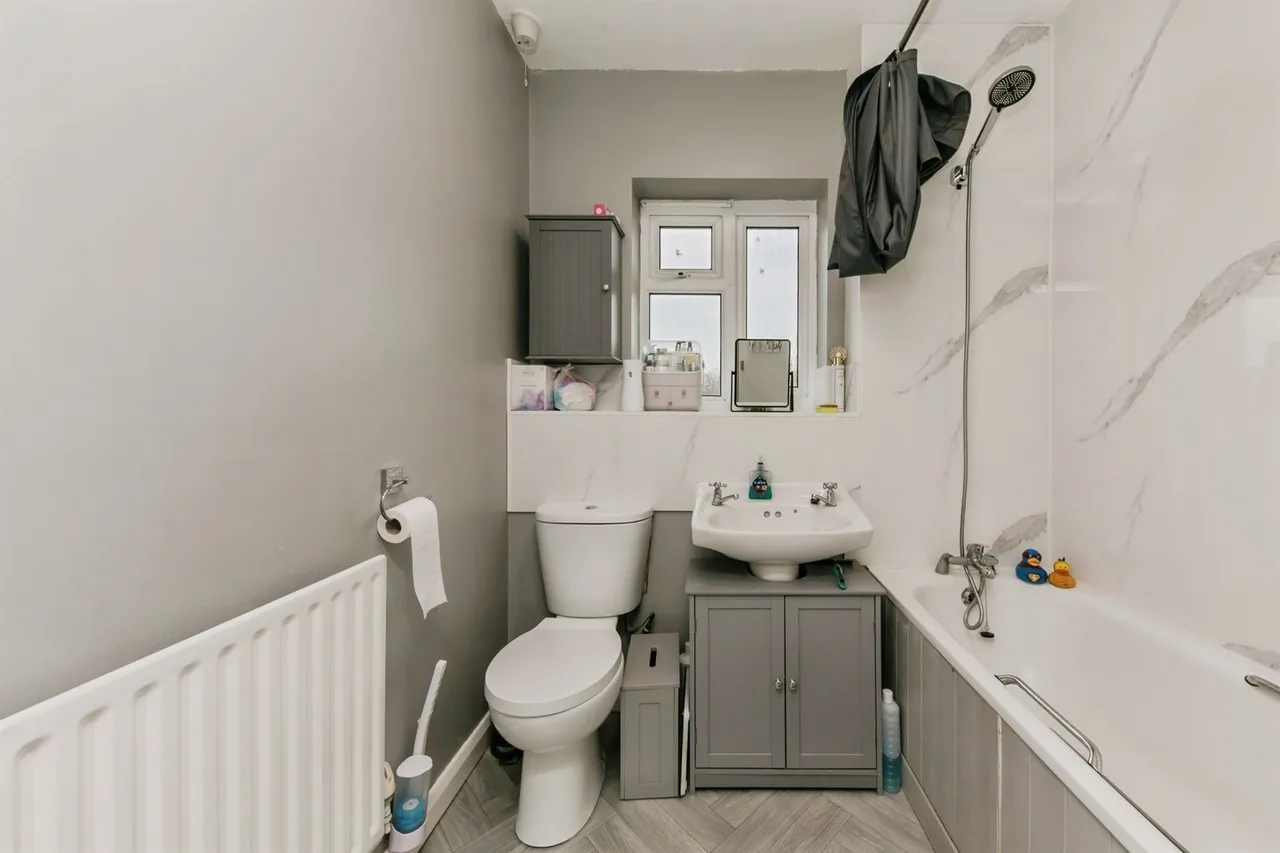 Riversfield Drive, Rocester, Uttoxeter, photo 10