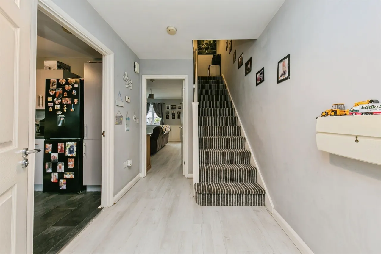 Riversfield Drive, Rocester, Uttoxeter, photo 8