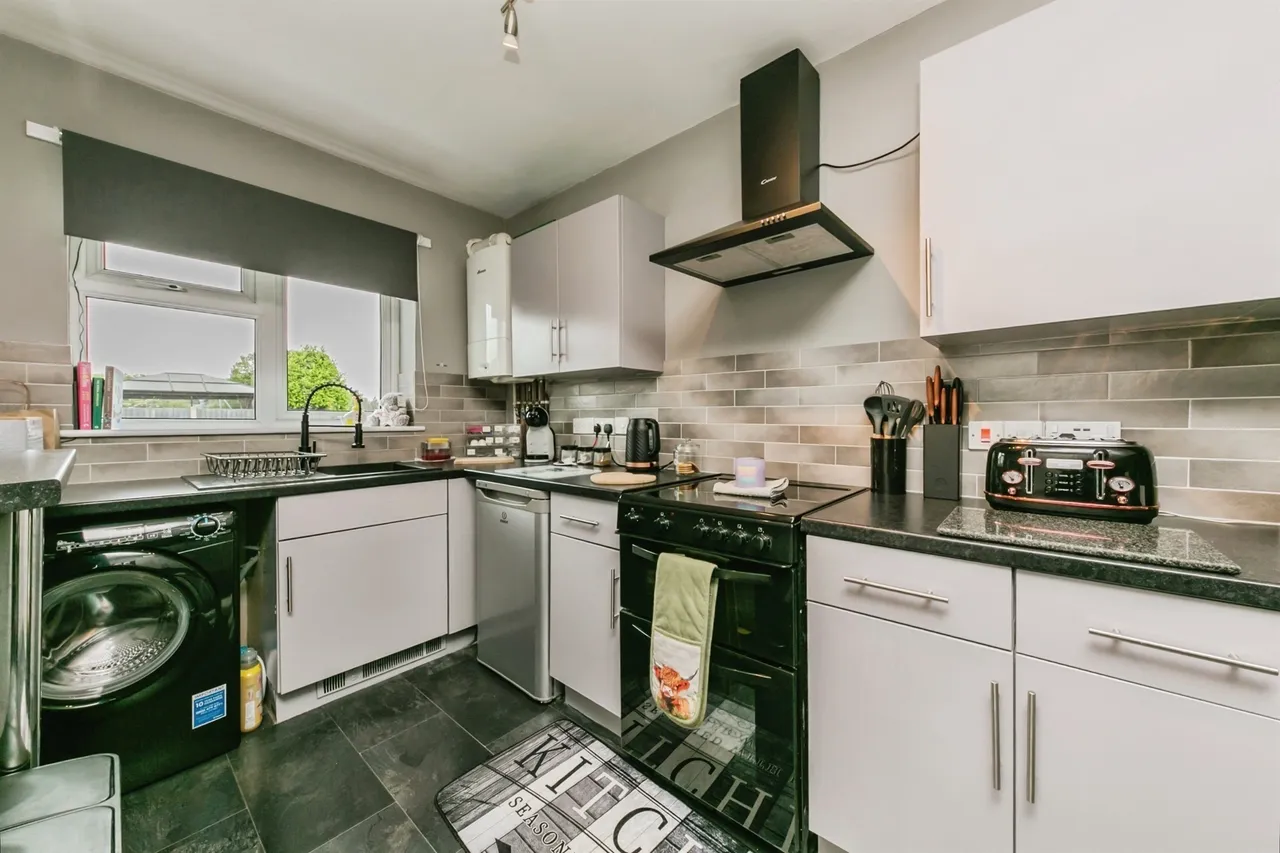 Riversfield Drive, Rocester, Uttoxeter, photo 6