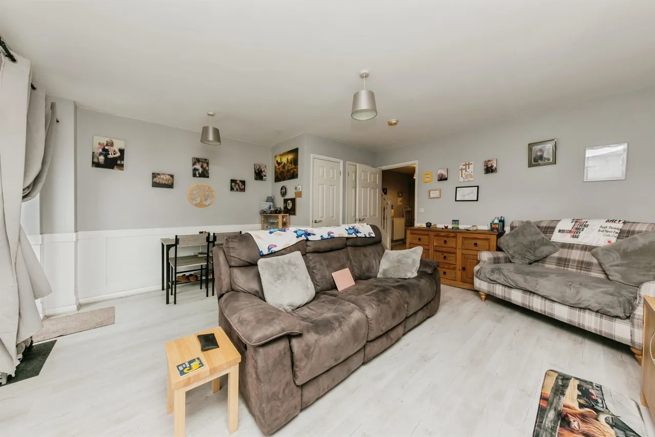 Riversfield Drive, Rocester, Uttoxeter, photo 3