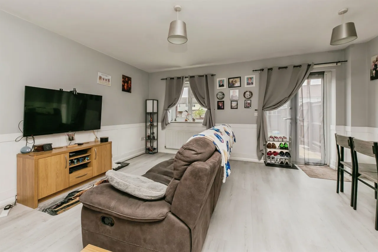 Riversfield Drive, Rocester, Uttoxeter, photo 4
