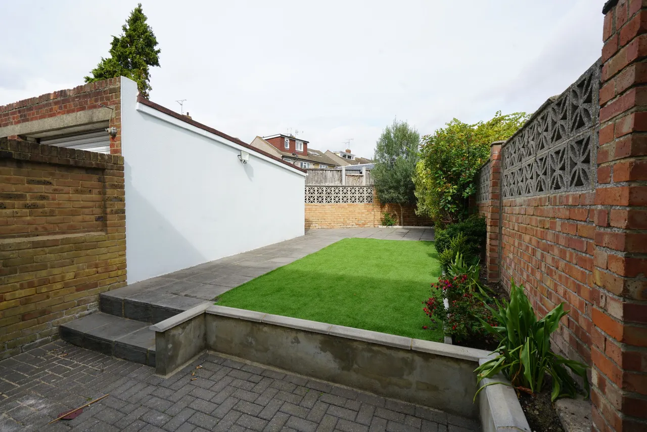 Silverlocke Road, Grays, Essex, RM17 6EU, photo 7