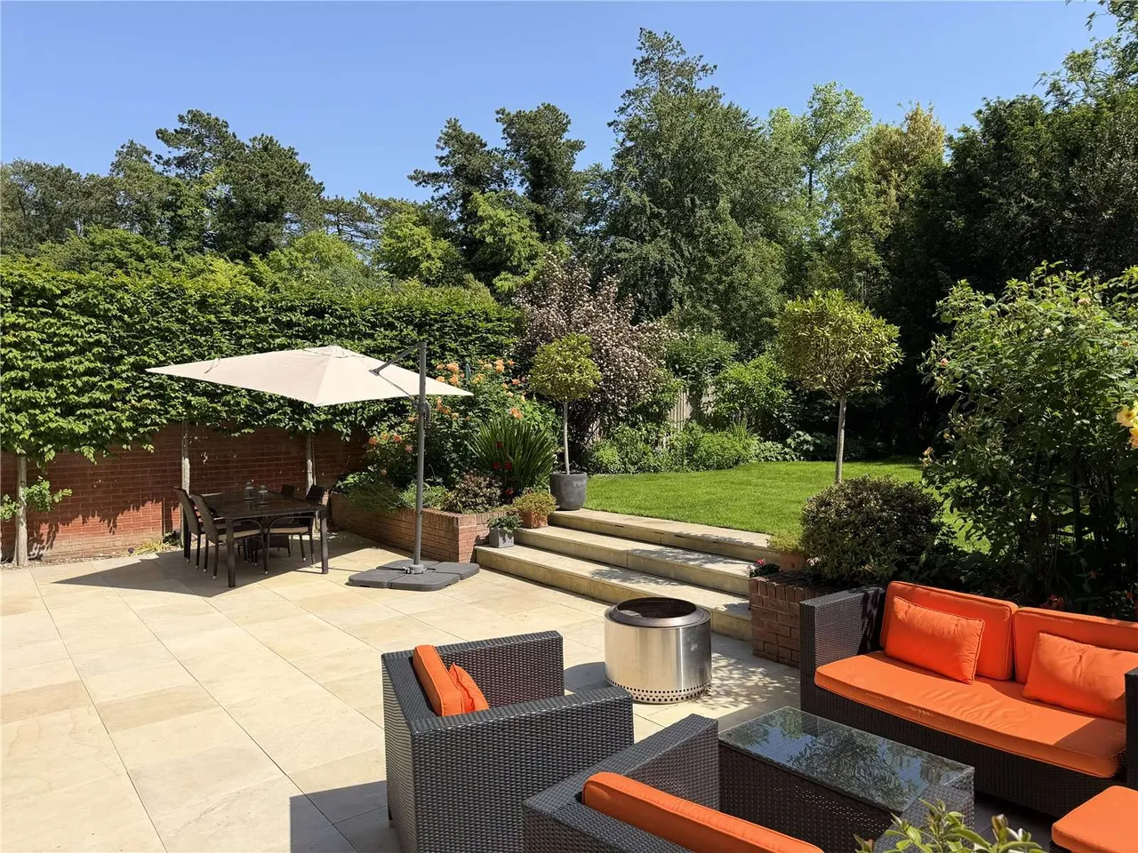 The Holt, Sleepers Hill, SO22, photo 5