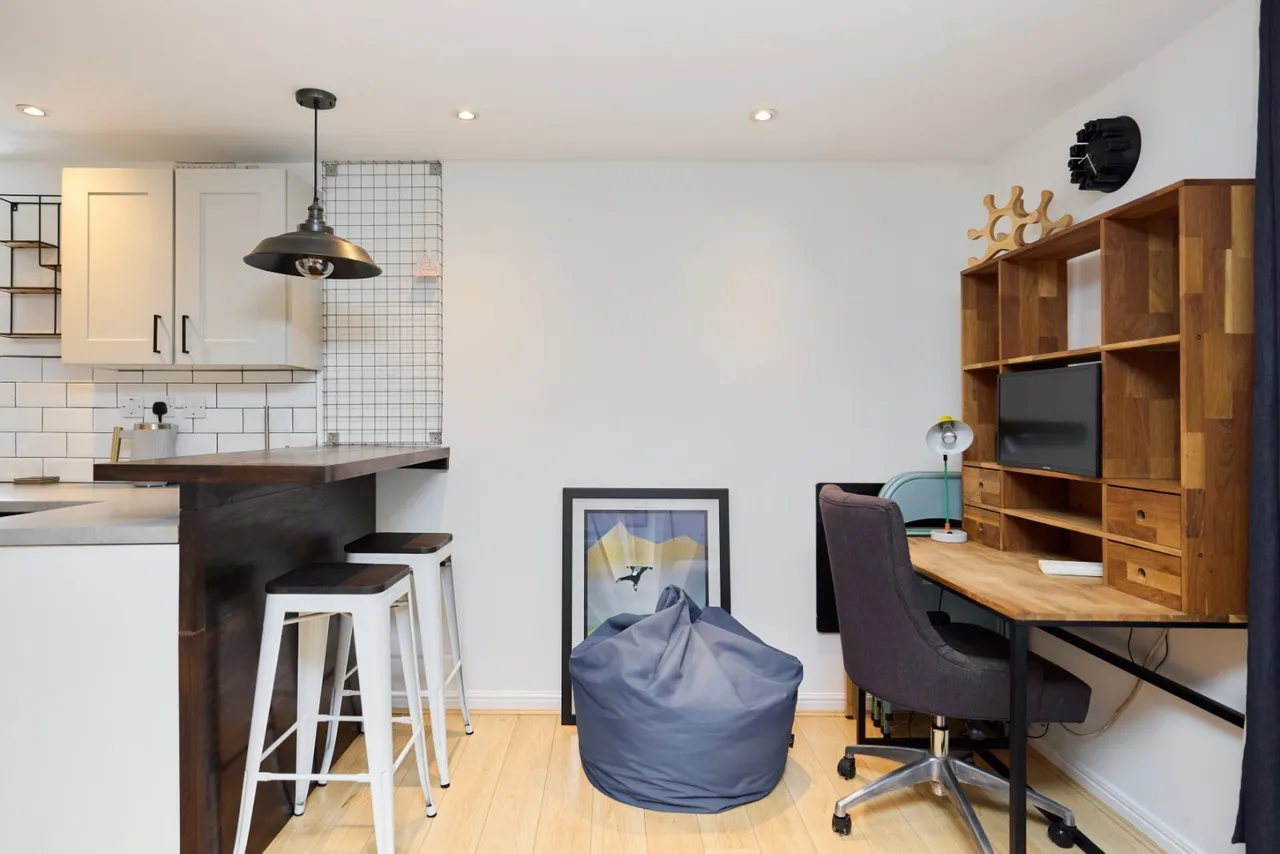 Mapeshill Place, London, NW2, photo 12
