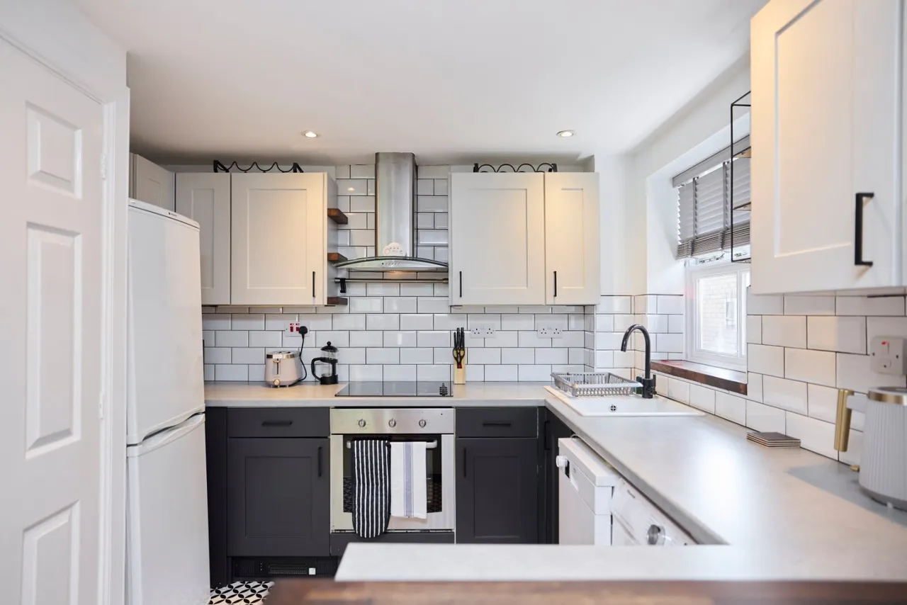 Mapeshill Place, London, NW2, photo 3