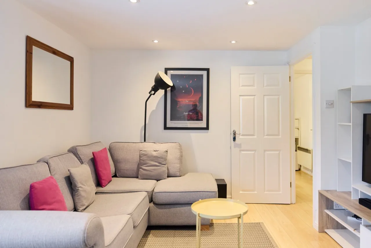 Mapeshill Place, London, NW2, photo 6