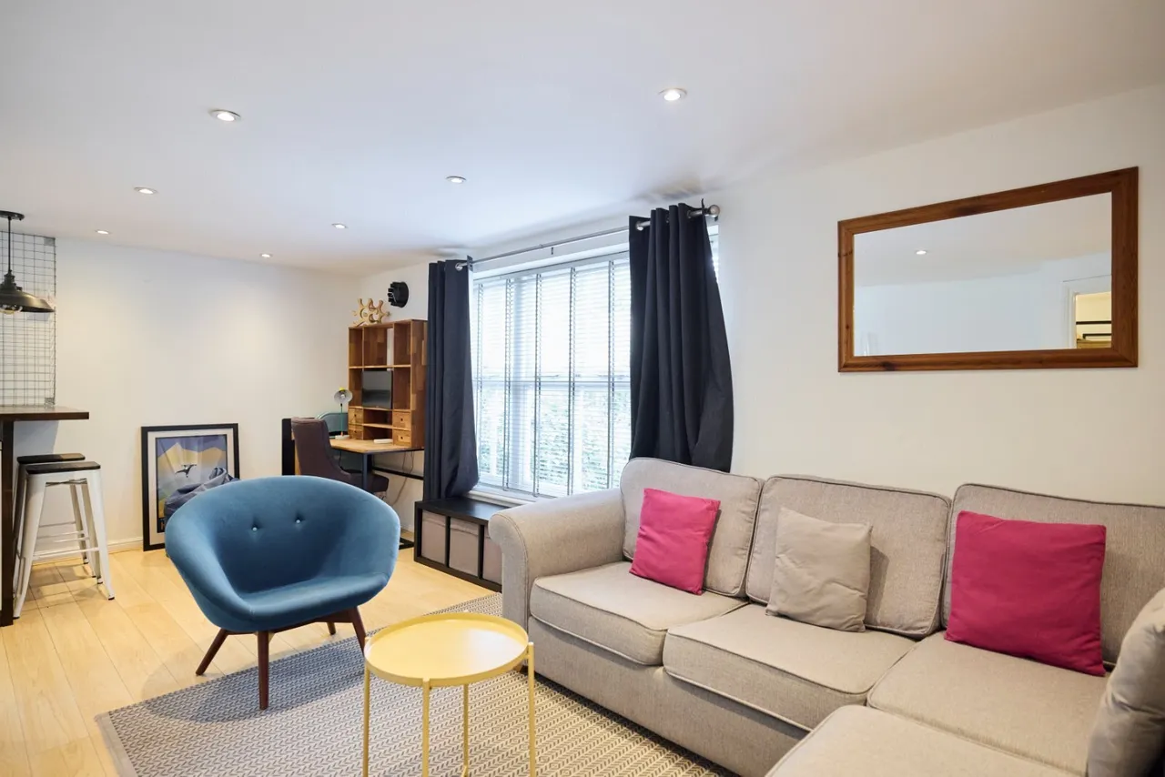 Mapeshill Place, London, NW2, photo 2